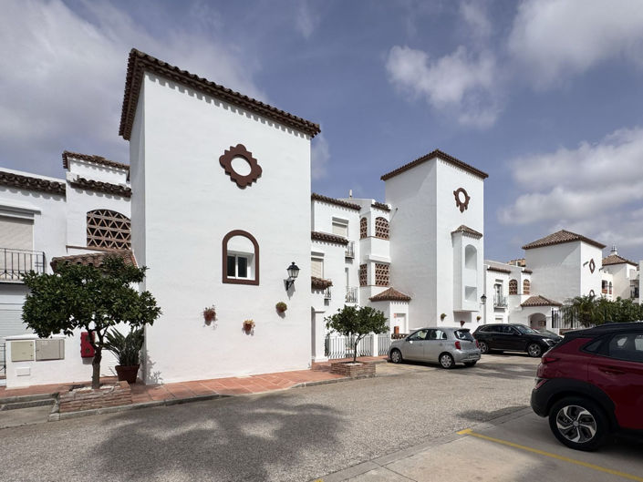 Image No.32-2 Bed Apartment for sale