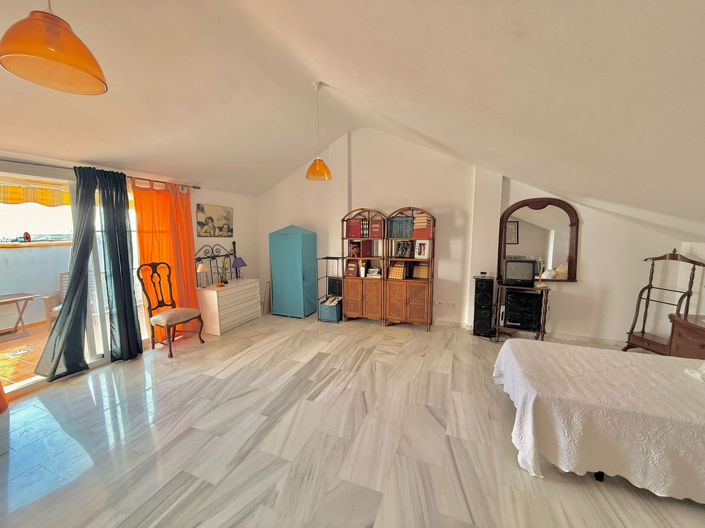 Image No.10-3 Bed Semi-Detached for sale