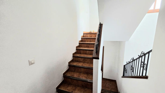 Image No.13-3 Bed Townhouse for sale