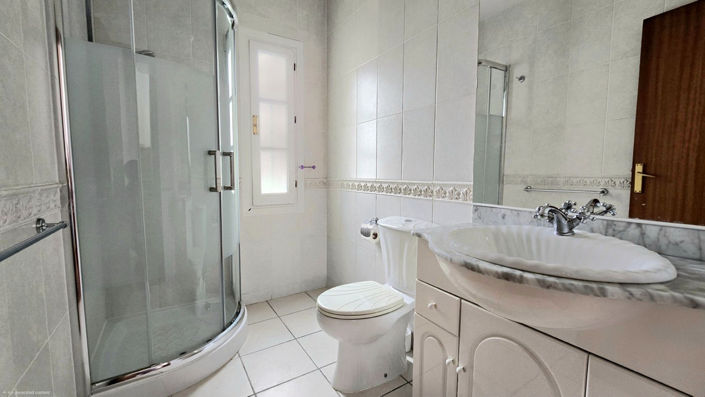 Image No.18-3 Bed Townhouse for sale