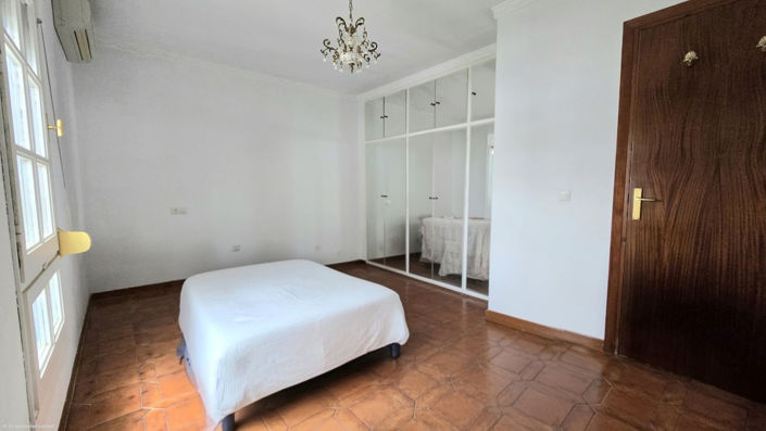 Image No.21-3 Bed Townhouse for sale