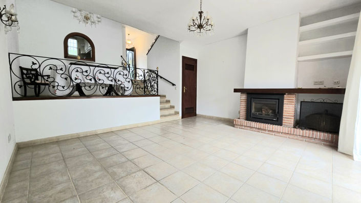 Image No.4-3 Bed Townhouse for sale