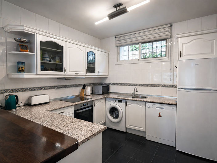 Image No.11-3 Bed Apartment for sale