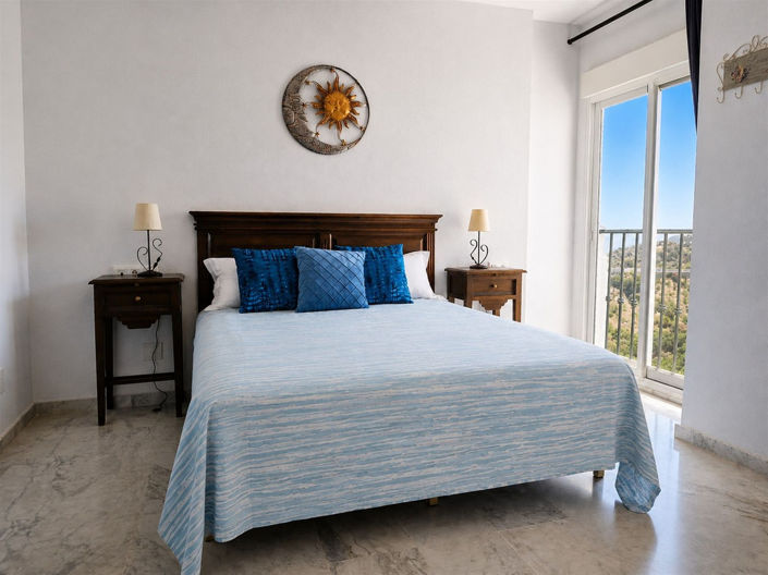 Image No.22-3 Bed Apartment for sale