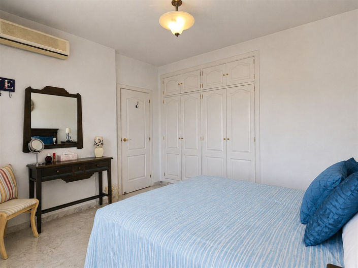 Image No.25-3 Bed Apartment for sale