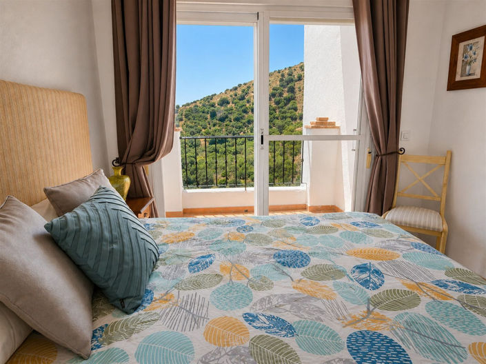 Image No.29-3 Bed Apartment for sale