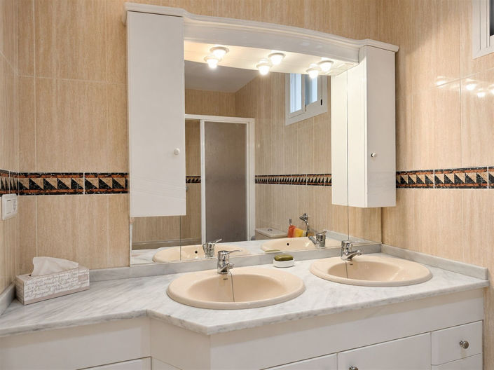 Image No.36-3 Bed Apartment for sale