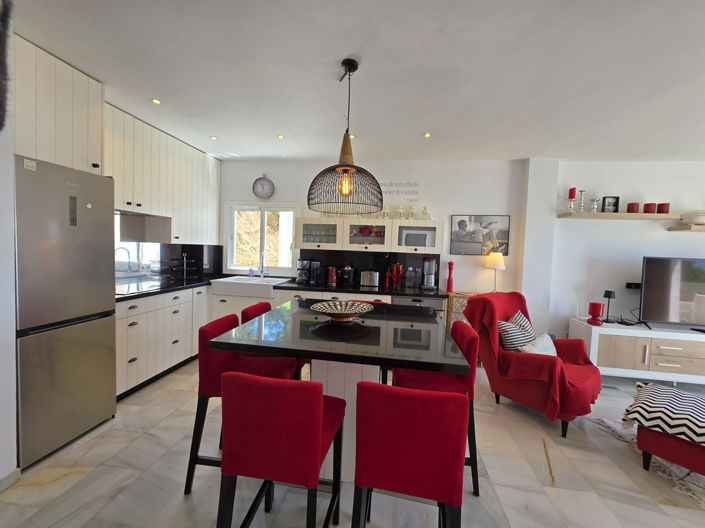 Image No.26-2 Bed Apartment for sale