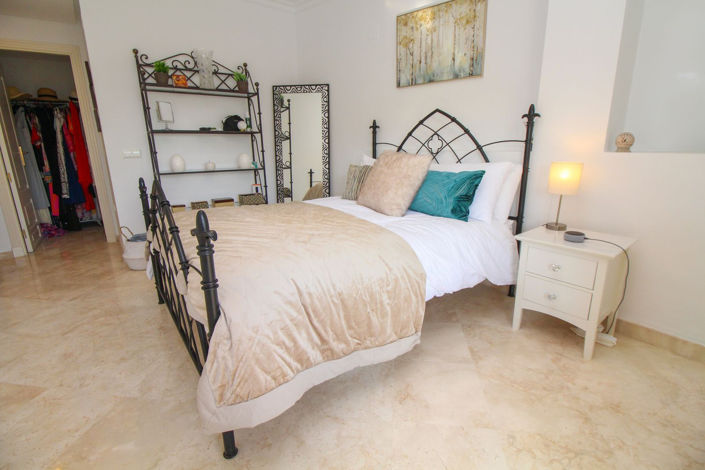 Image No.17-2 Bed Apartment for sale
