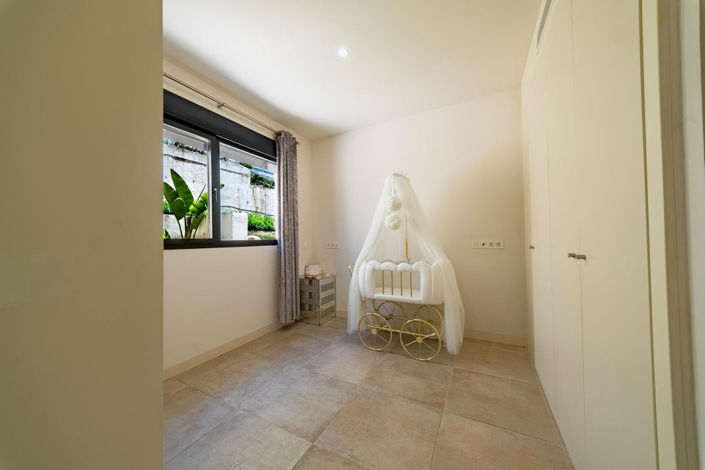 Image No.23-4 Bed Townhouse for sale