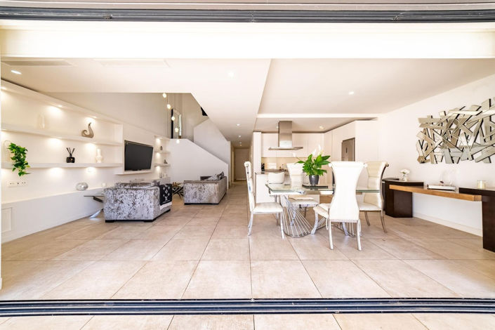 Image No.4-4 Bed Townhouse for sale