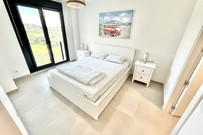 Image No.10-3 Bed Apartment for sale
