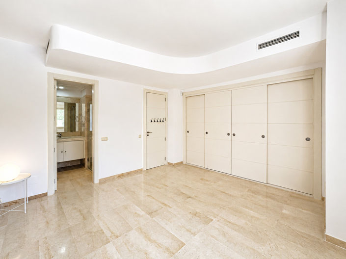 Image No.17-3 Bed Townhouse for sale