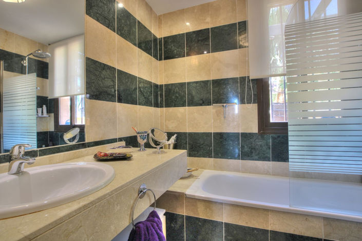 Image No.54-2 Bed Apartment for sale