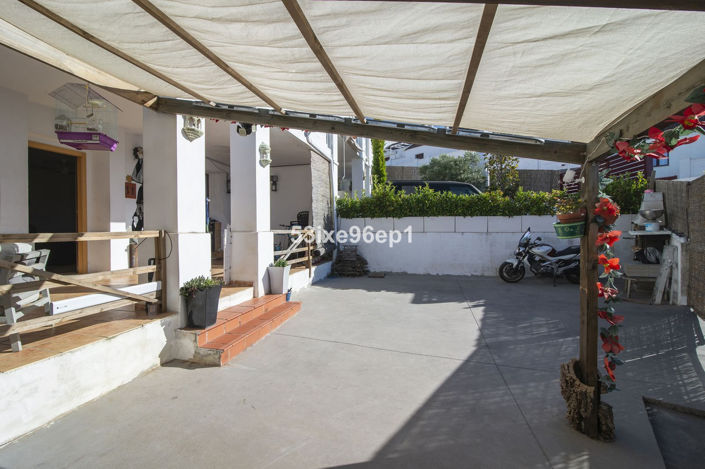Image No.24-2 Bed Townhouse for sale