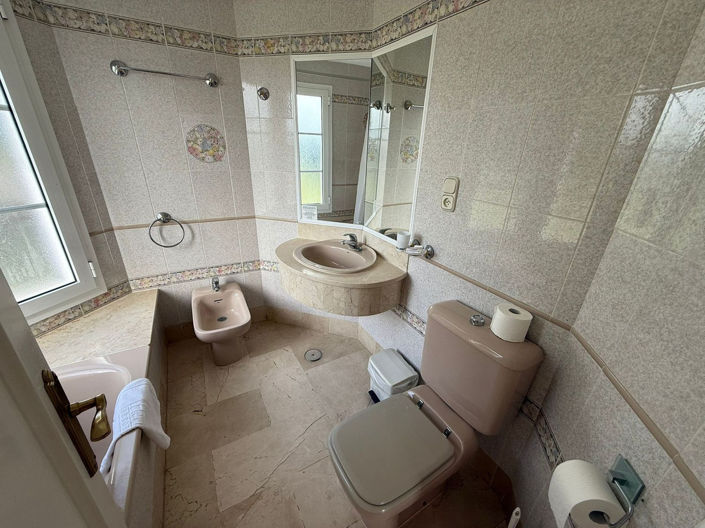 Image No.14-3 Bed Apartment for sale