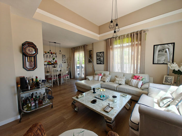 Image No.33-2 Bed Apartment for sale