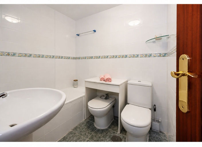 Image No.14-3 Bed Apartment for sale