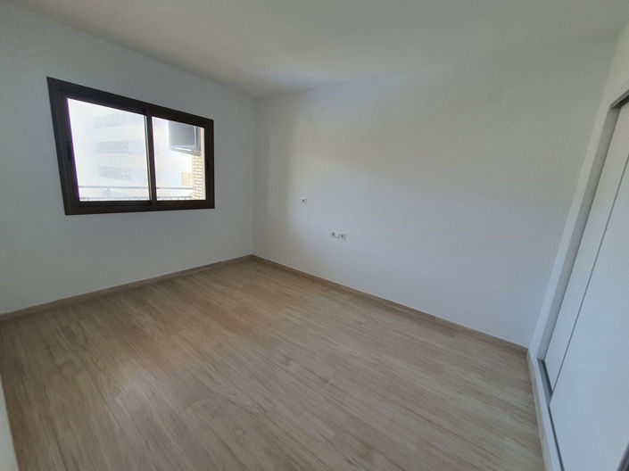 Image No.10-1 Bed Apartment for sale