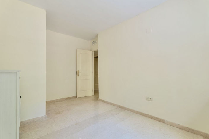 Image No.35-3 Bed Apartment for sale