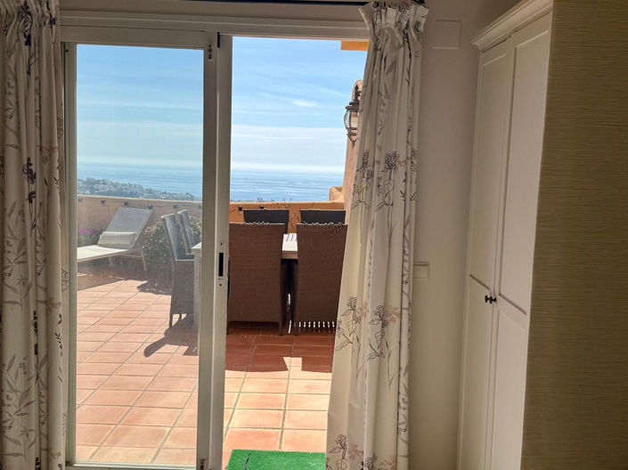 Image No.26-3 Bed Apartment for sale
