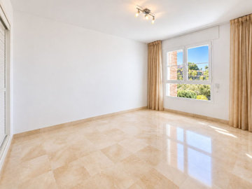 11-20939a0134ad724a8cb2a801094d15a4