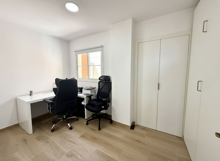 Image No.25-3 Bed Apartment for sale