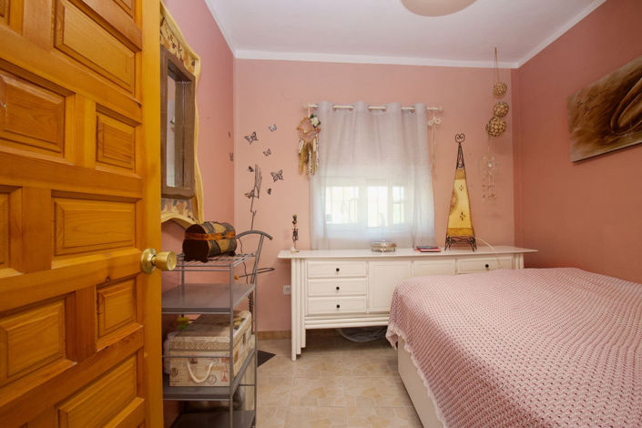 Image No.26-5 Bed Semi-Detached for sale