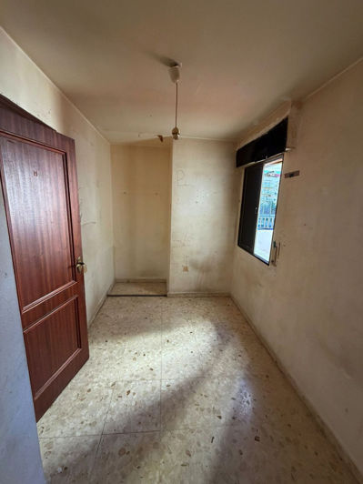 Image No.20-4 Bed Apartment for sale