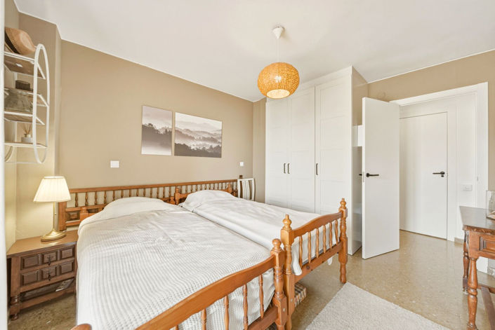 Image No.15-3 Bed Apartment for sale