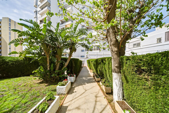 Image No.24-3 Bed Apartment for sale