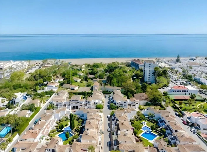 Image No.20-3 Bed Townhouse for sale