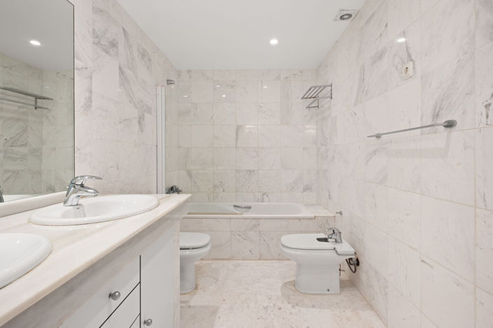 Image No.20-2 Bed Apartment for sale