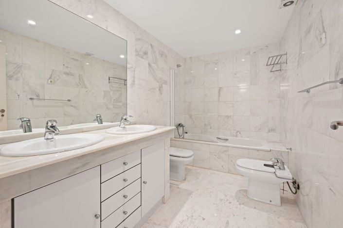 Image No.21-2 Bed Apartment for sale