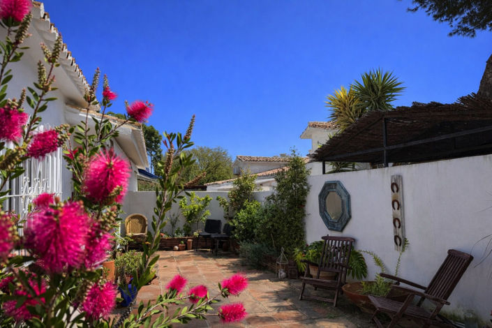 Image No.12-2 Bed Semi-Detached for sale