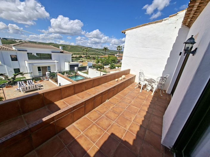 Image No.18-3 Bed Townhouse for sale