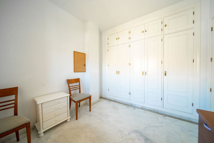 Image No.12-3 Bed Apartment for sale