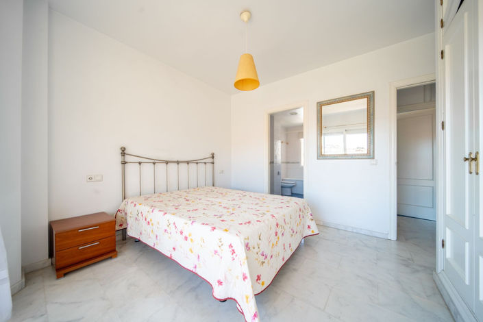 Image No.17-3 Bed Apartment for sale