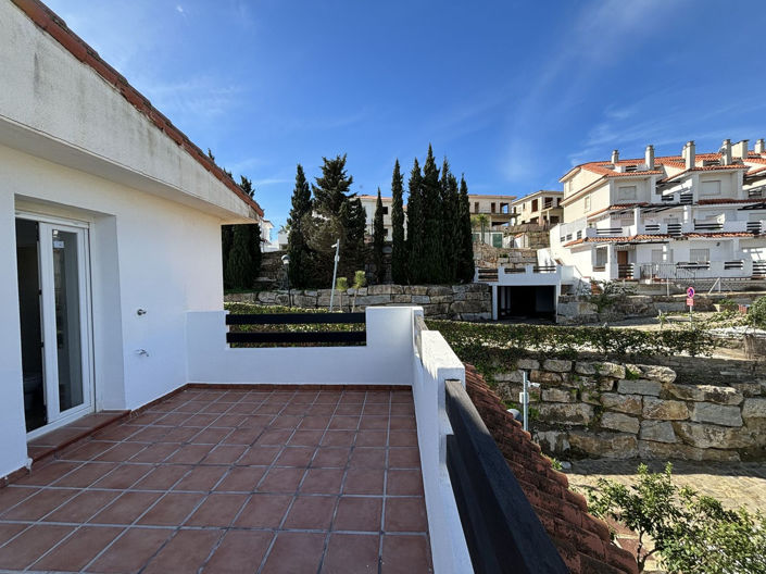 Image No.19-3 Bed Apartment for sale