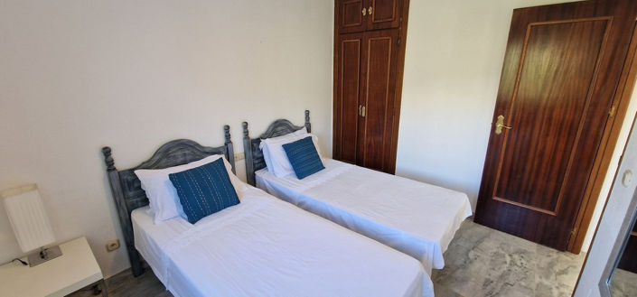 Image No.15-3 Bed Townhouse for sale