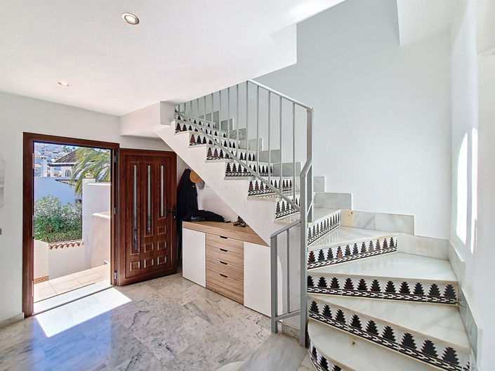 Image No.30-3 Bed Townhouse for sale