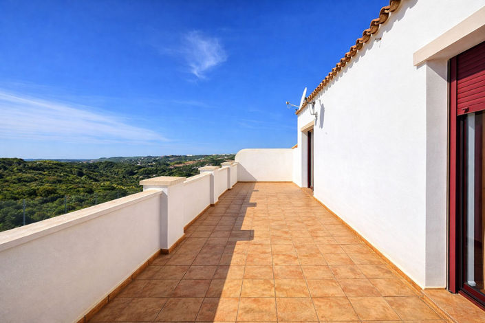 Image No.15-2 Bed Semi-Detached for sale