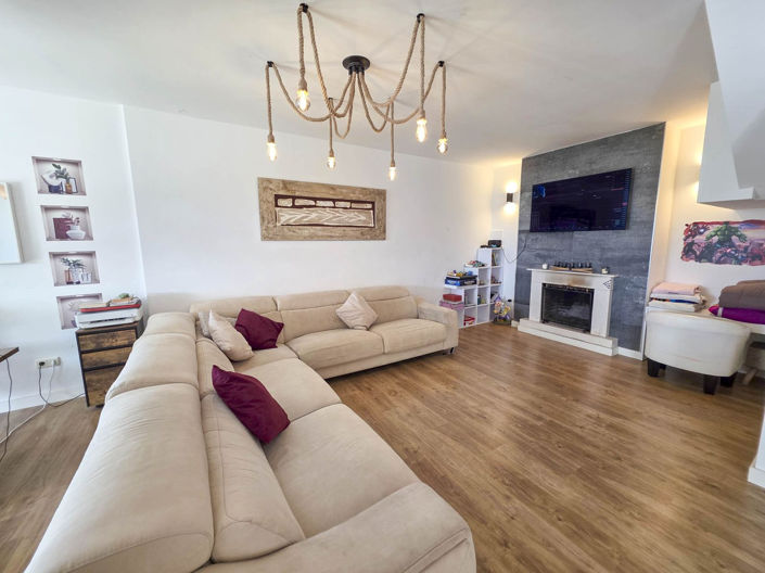 Image No.43-2 Bed Semi-Detached for sale