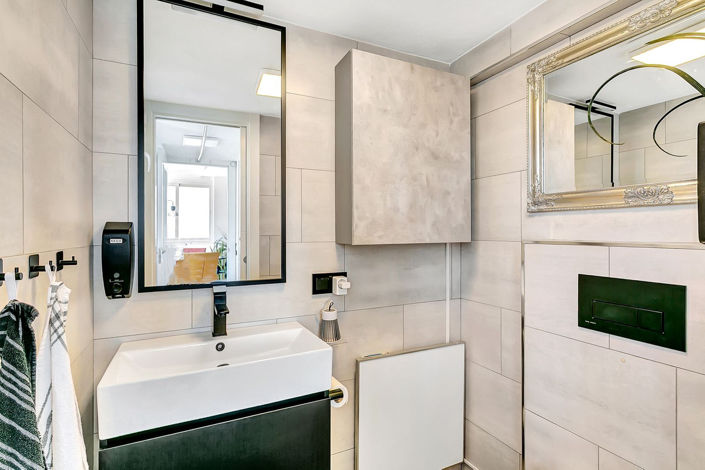 Image No.10-1 Bed Apartment for sale