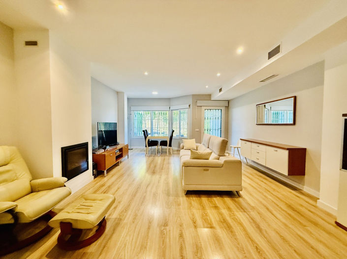 Image No.41-3 Bed Townhouse for sale