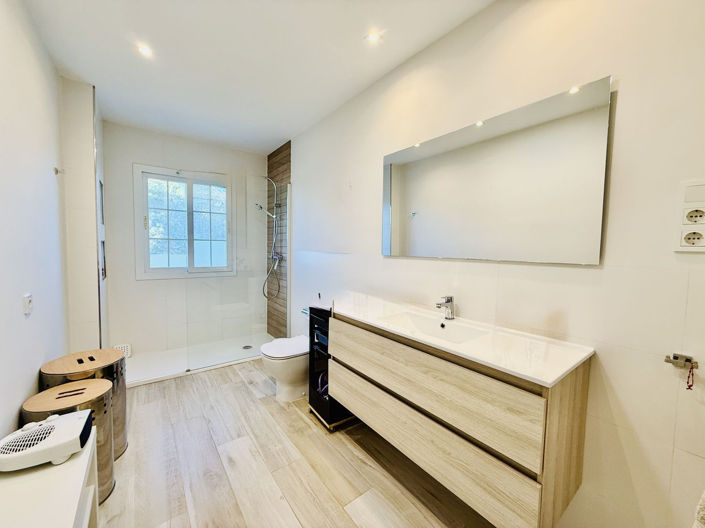 Image No.51-3 Bed Townhouse for sale