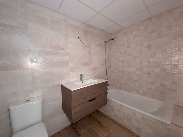 Image No.21-3 Bed Apartment for sale