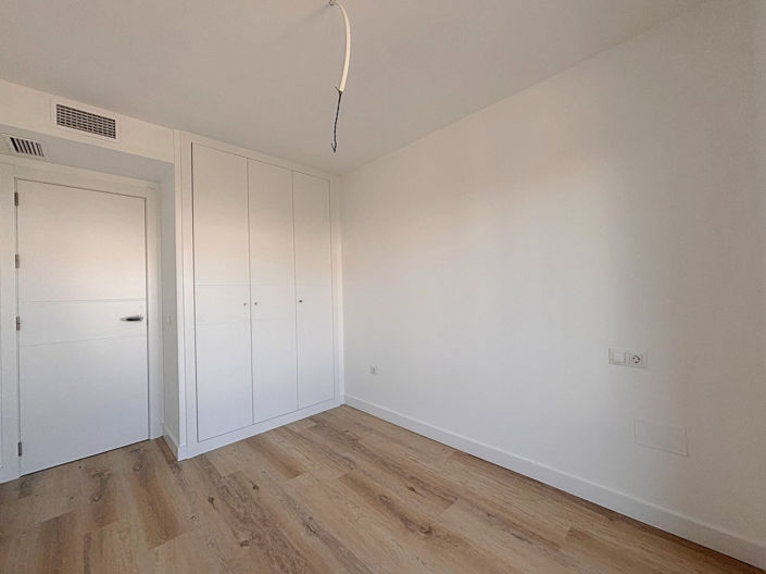 Image No.25-3 Bed Apartment for sale