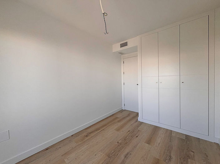 Image No.26-3 Bed Apartment for sale