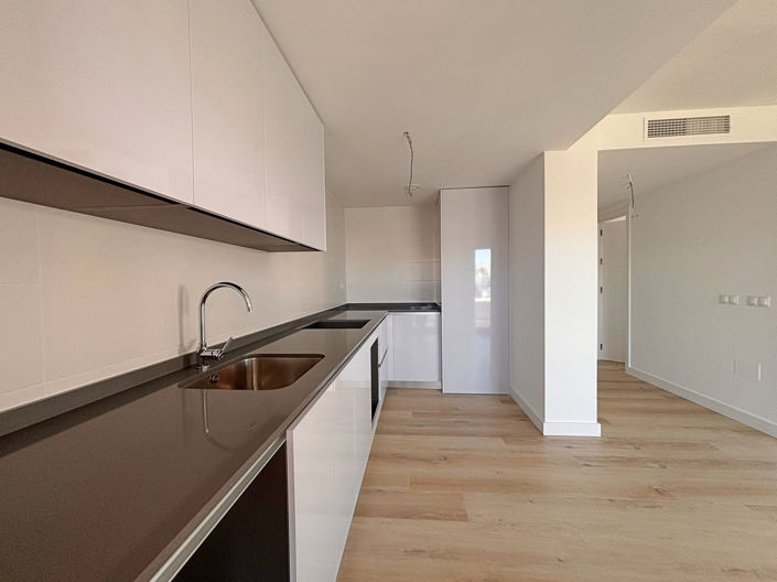 Image No.8-3 Bed Apartment for sale